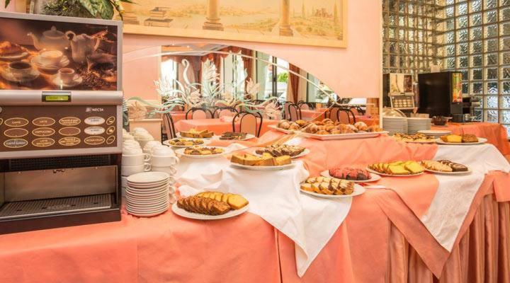 Hotel Pineta Беллария-Иджеа-Марина Экстерьер фото