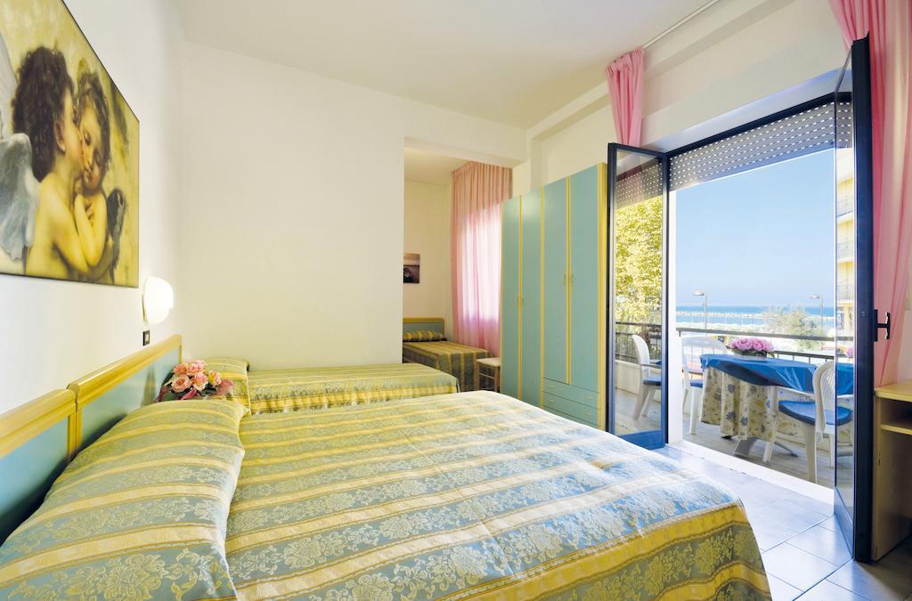 Hotel Pineta Беллария-Иджеа-Марина Номер фото