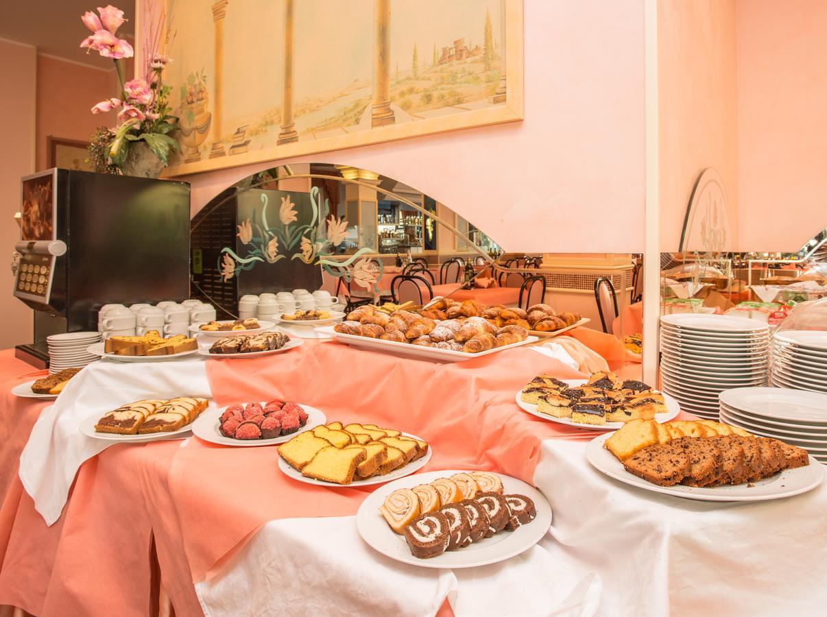 Hotel Pineta Беллария-Иджеа-Марина Экстерьер фото